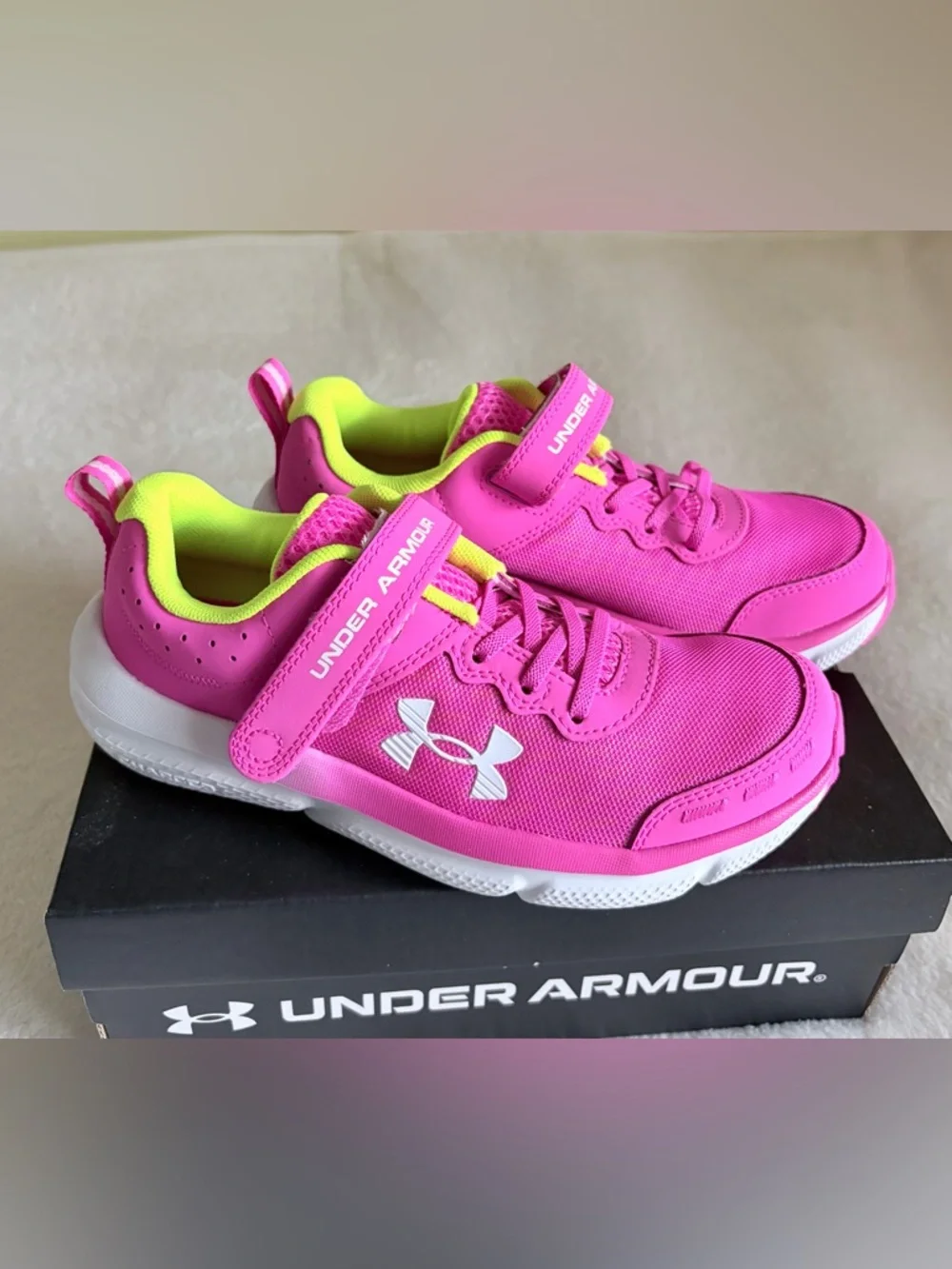 Under Armour Kids Neon Pink & Lime Athletic‎ Sneakers Sz 3Y